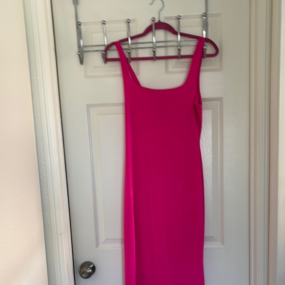 Elegant Pink Sleeveless Dress